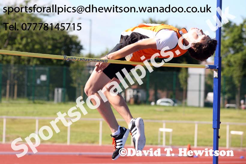 Under-17 mens high jump. Photo: David T. Hewitson/Sports for All Pics